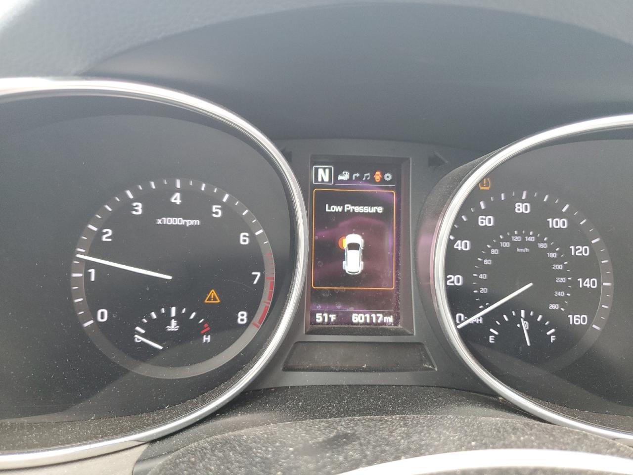 2017 Hyundai Santa Fe - Image 9