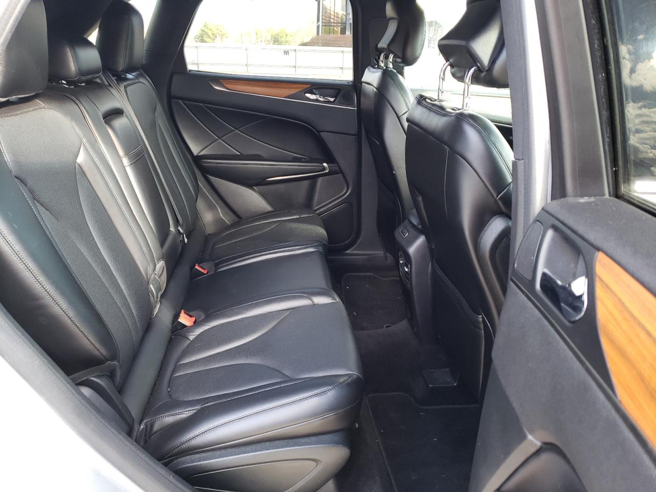 2015 Lincoln MKZ - Image 10