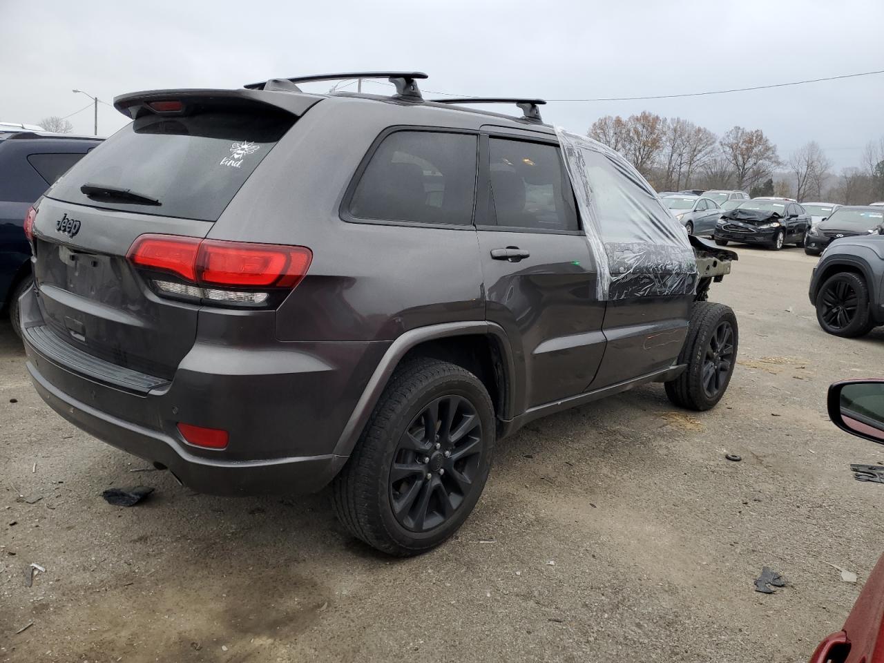 2018 Jeep Grand Cherokee - Image 3
