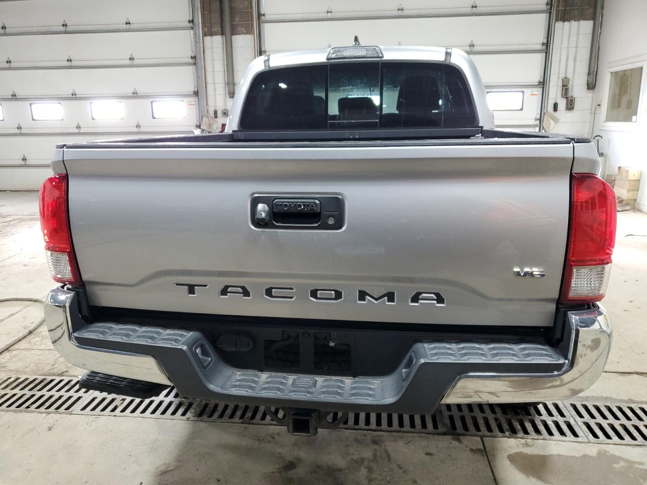 2017 Toyota Tacoma - Image 6