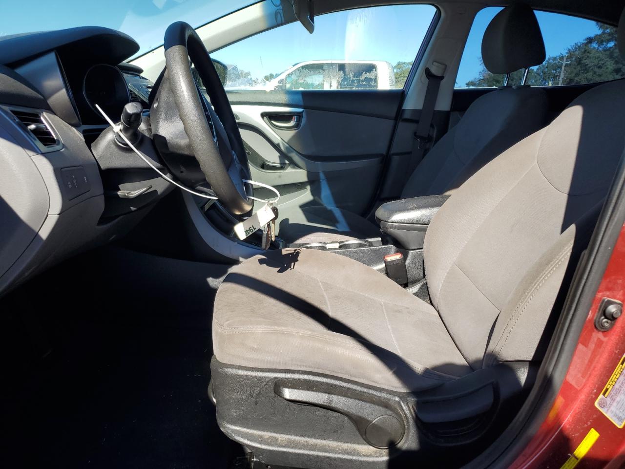 2015 Hyundai Elantra - Image 7