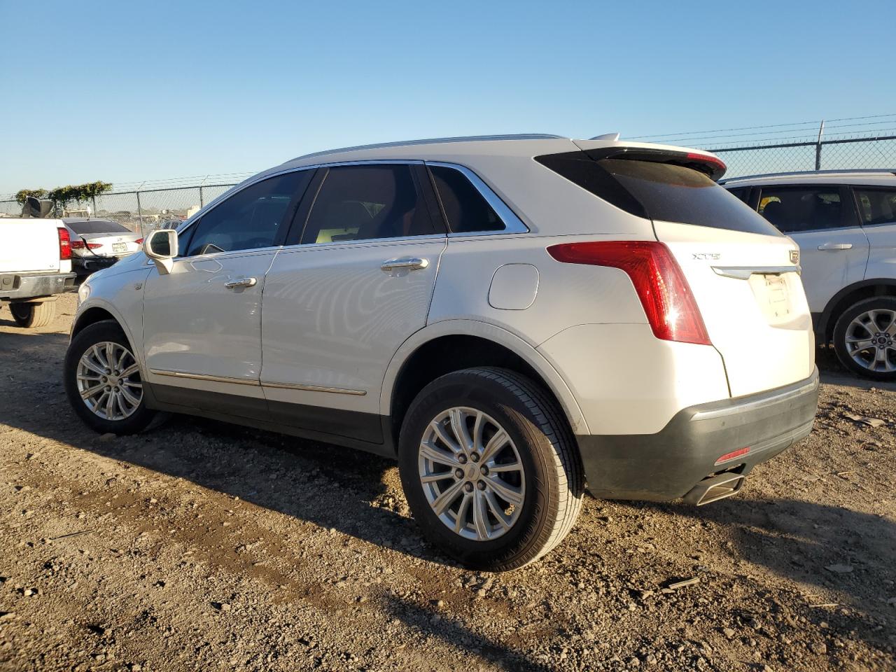 VIN 1GYKNARS0KZ189309 2019 CADILLAC XT5 no.2