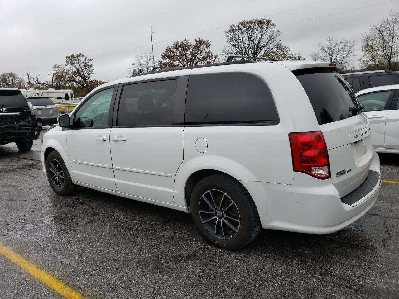 2017 Dodge Caravan - Image 2