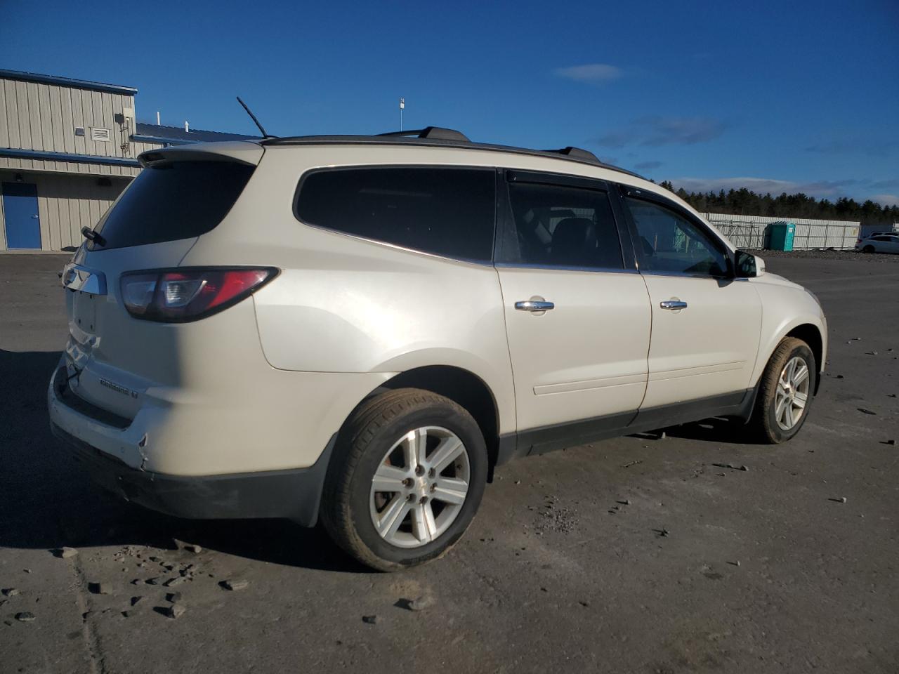 2014 Chevrolet Traverse - Image 3
