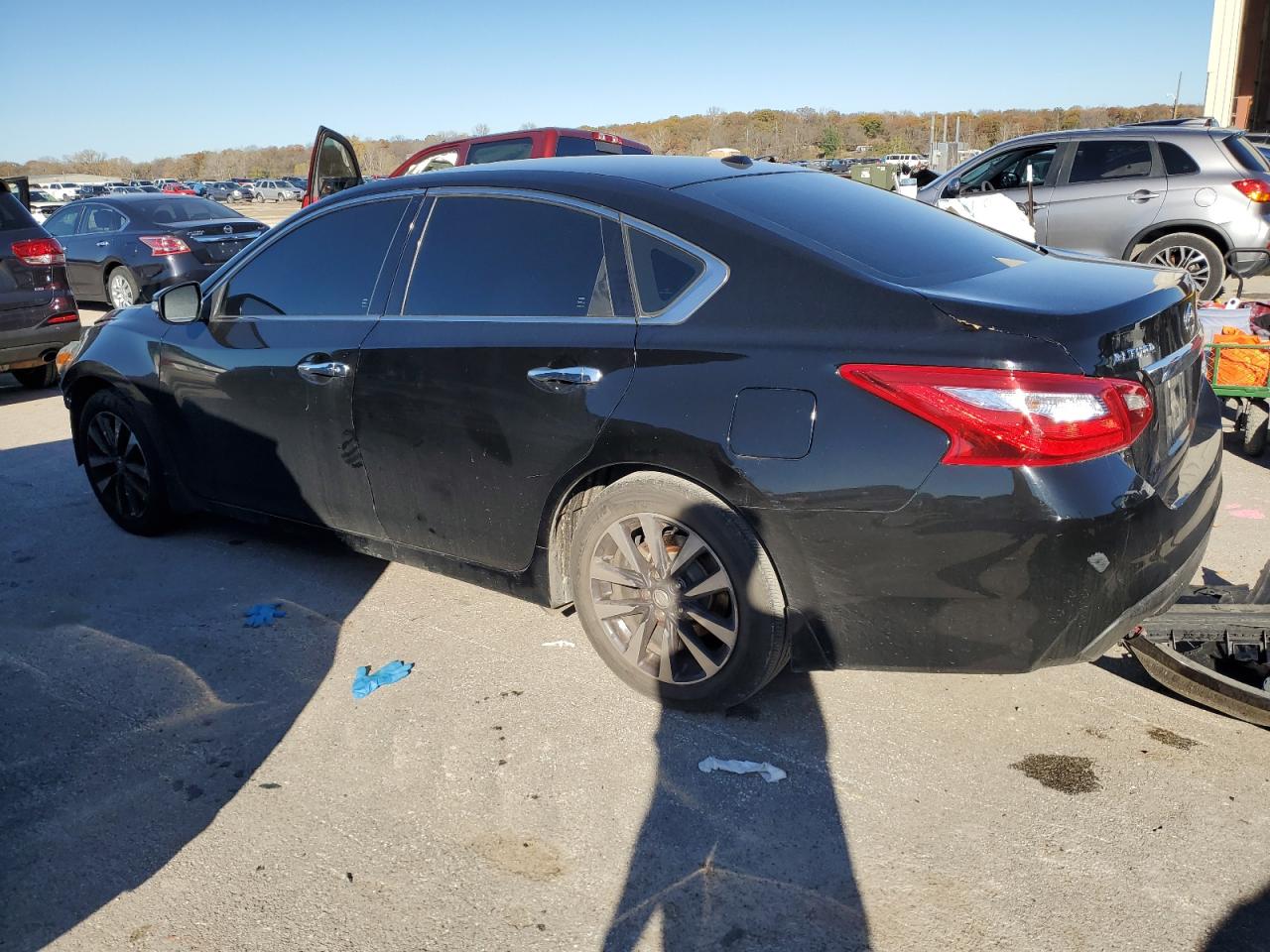 2016 Nissan Altima - Image 2