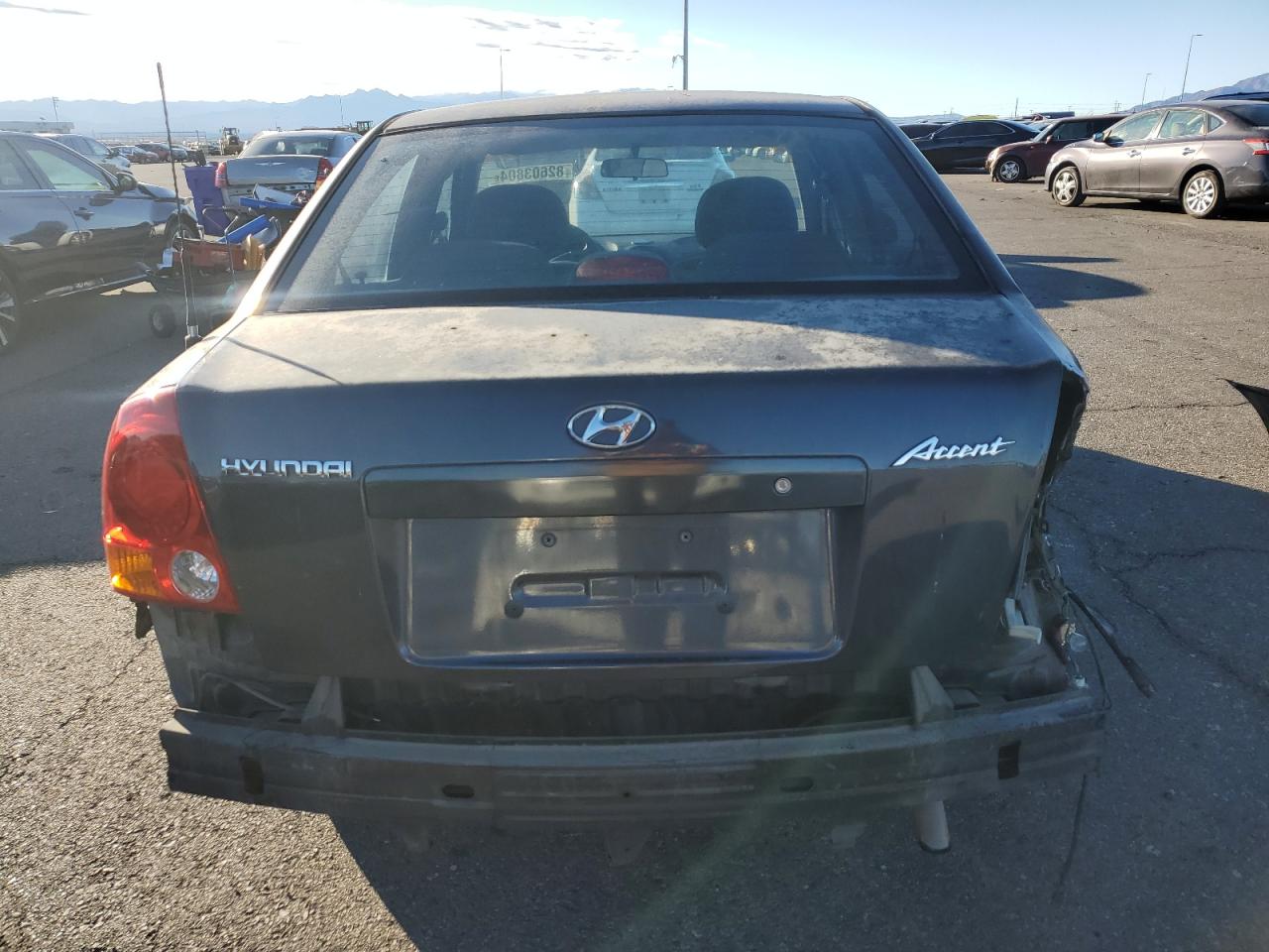 2005 Hyundai Accent - Image 6