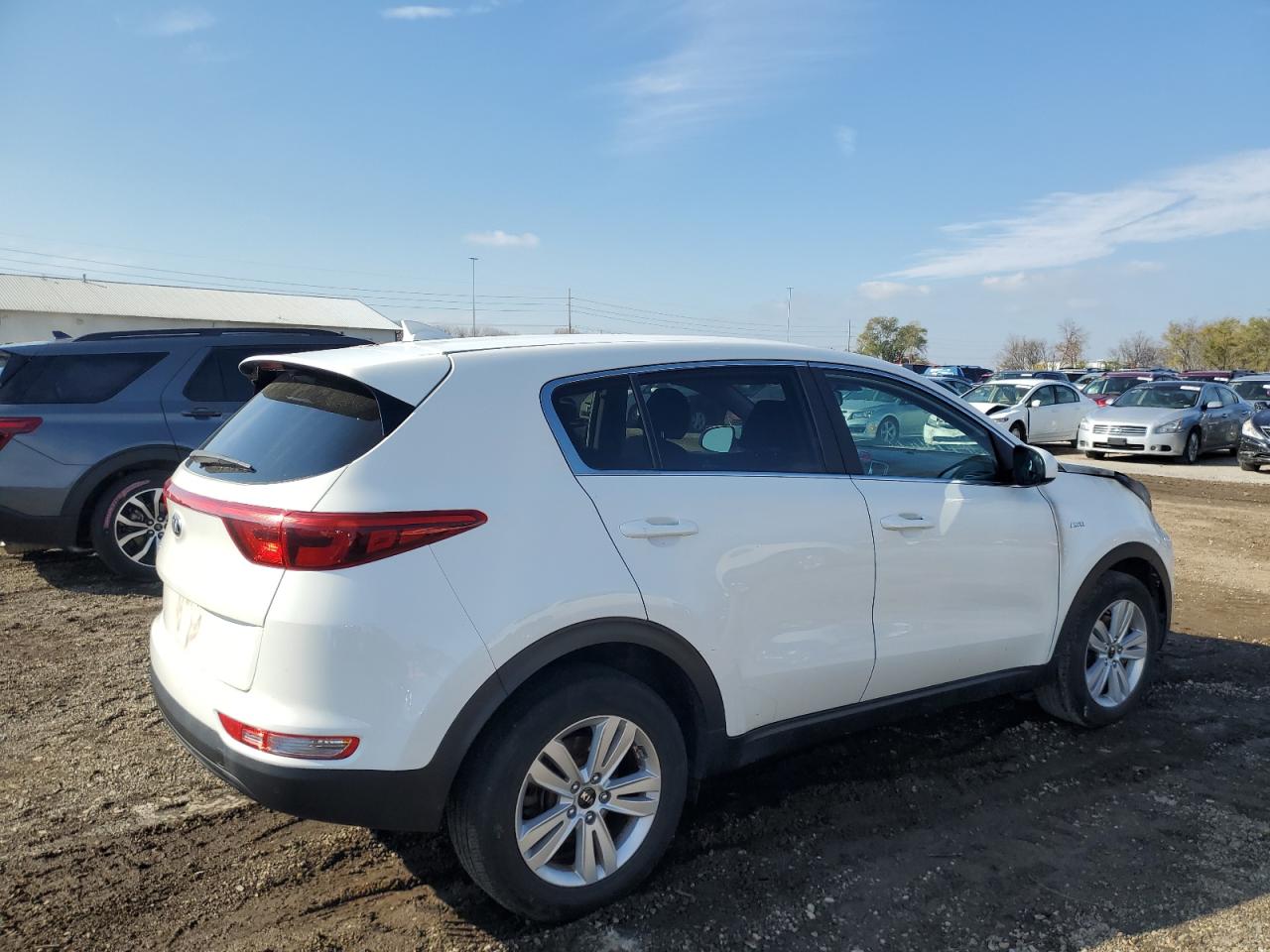 VIN KNDPMCAC8K7511396 2019 KIA SPORTAGE no.3