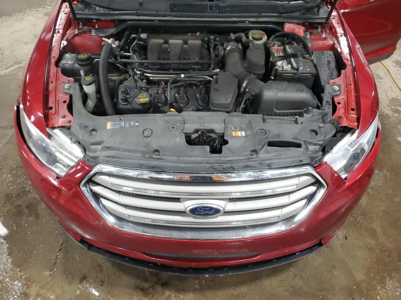 2015 Ford Taurus - Image 12