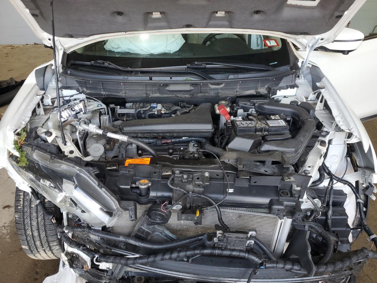 2019 Nissan Rogue - Image 12
