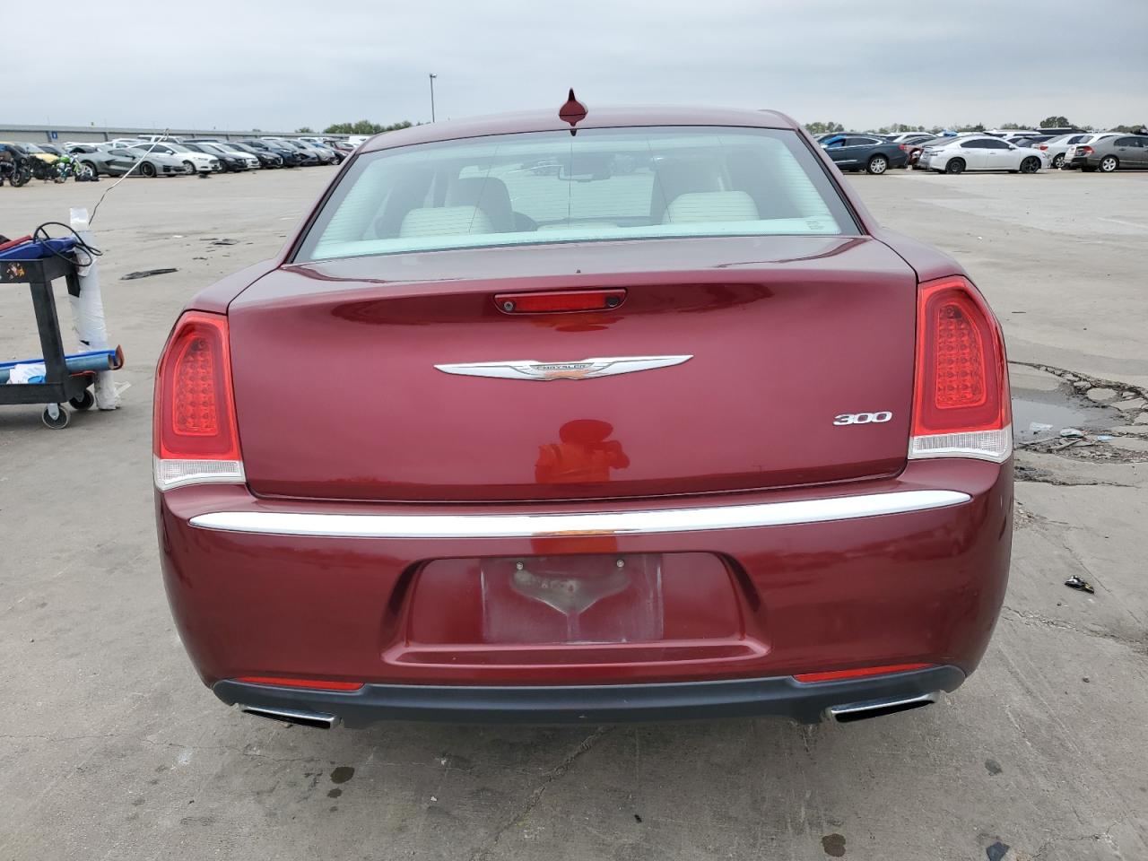 2016 Chrysler 300 Limited VIN: 2C3CCAAG2GH329119 Lot: 78466404