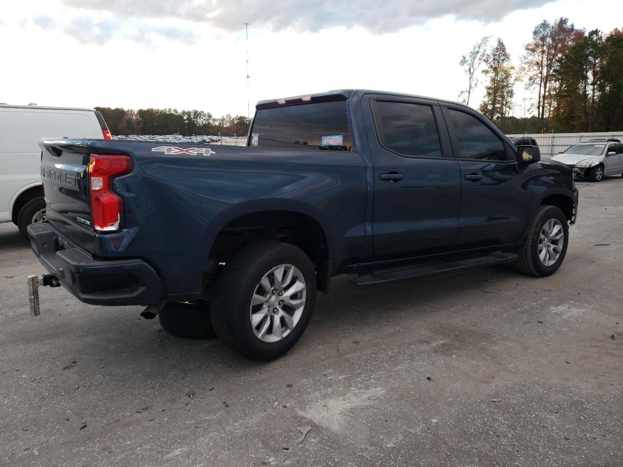 2022 Chevrolet Silverado - Image 3