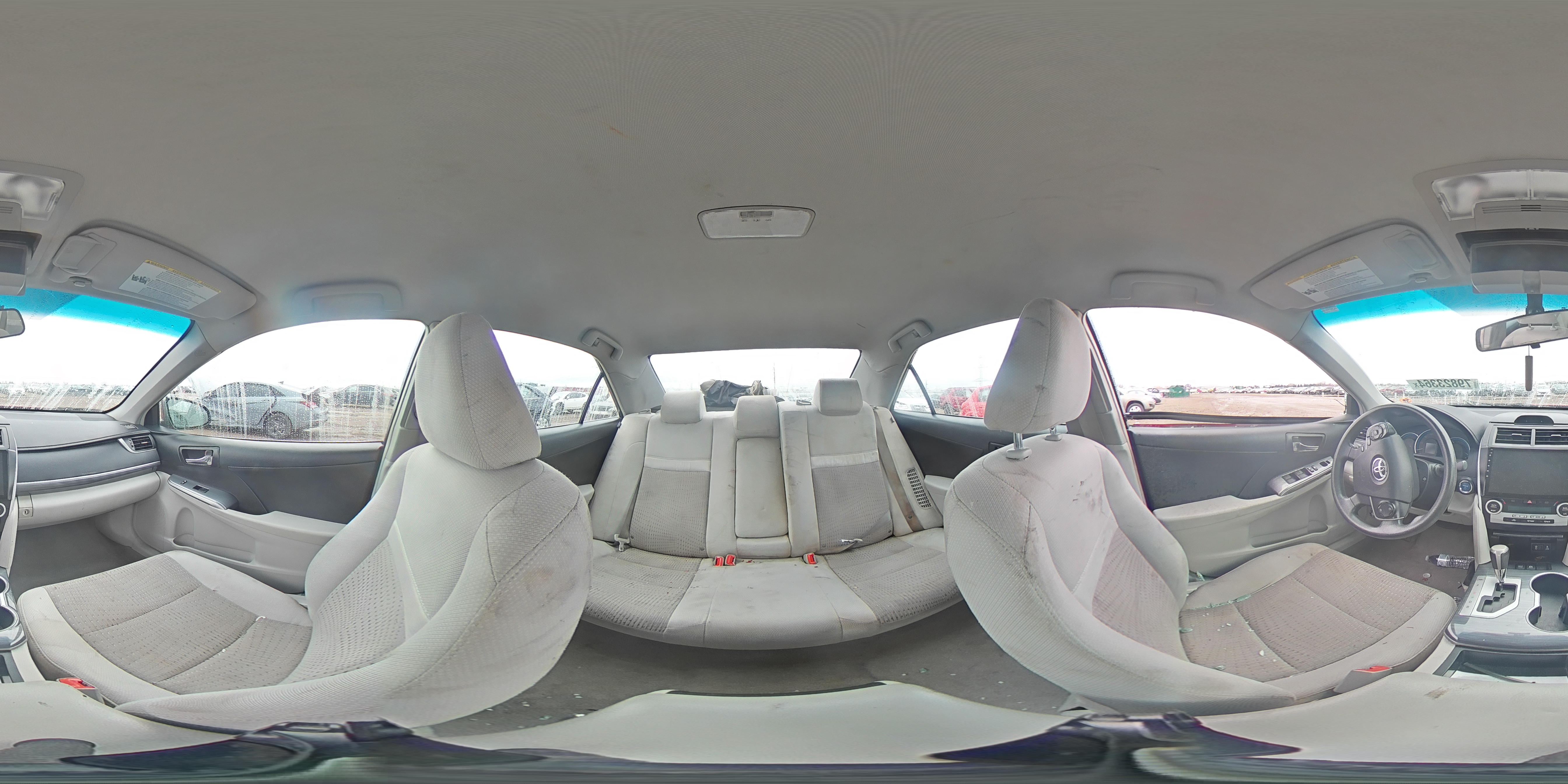 2014 Toyota Camry - Image 13