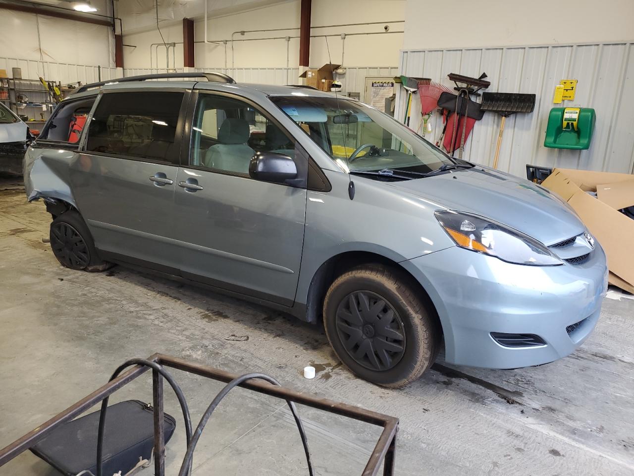 2007 Toyota Sienna - Image 4