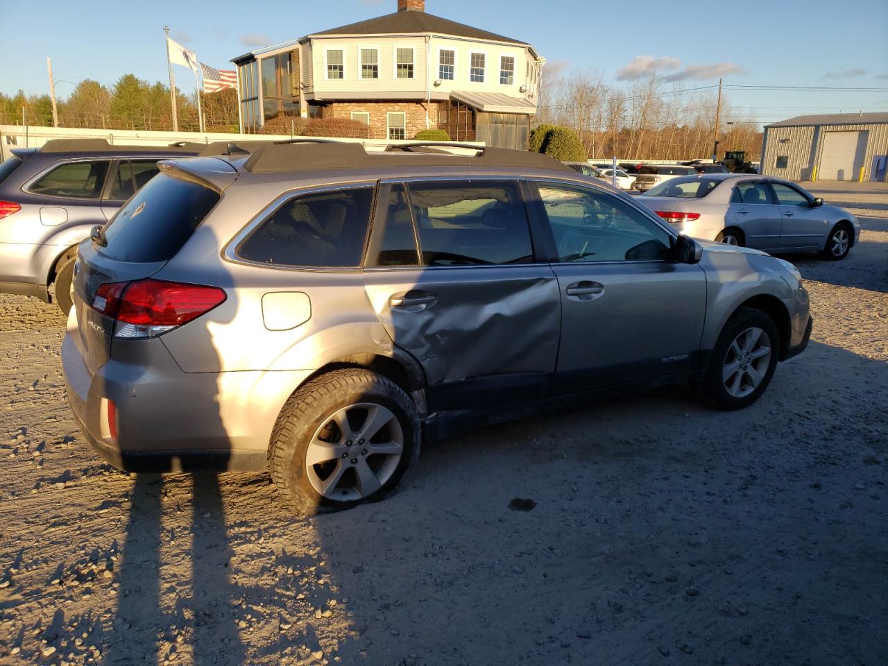 2014 Subaru Outback - Image 3