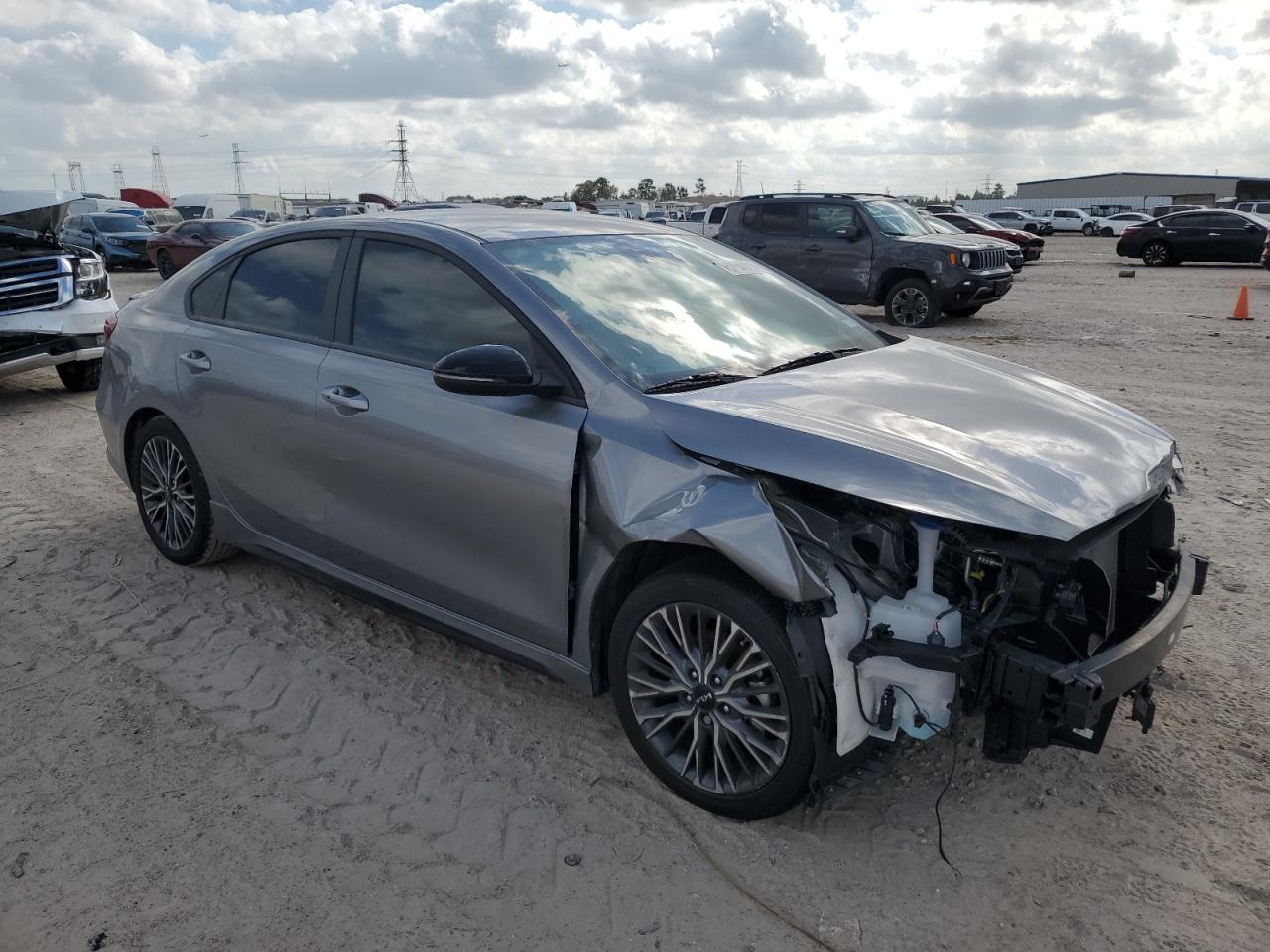 2024 Kia Forte - Image 4