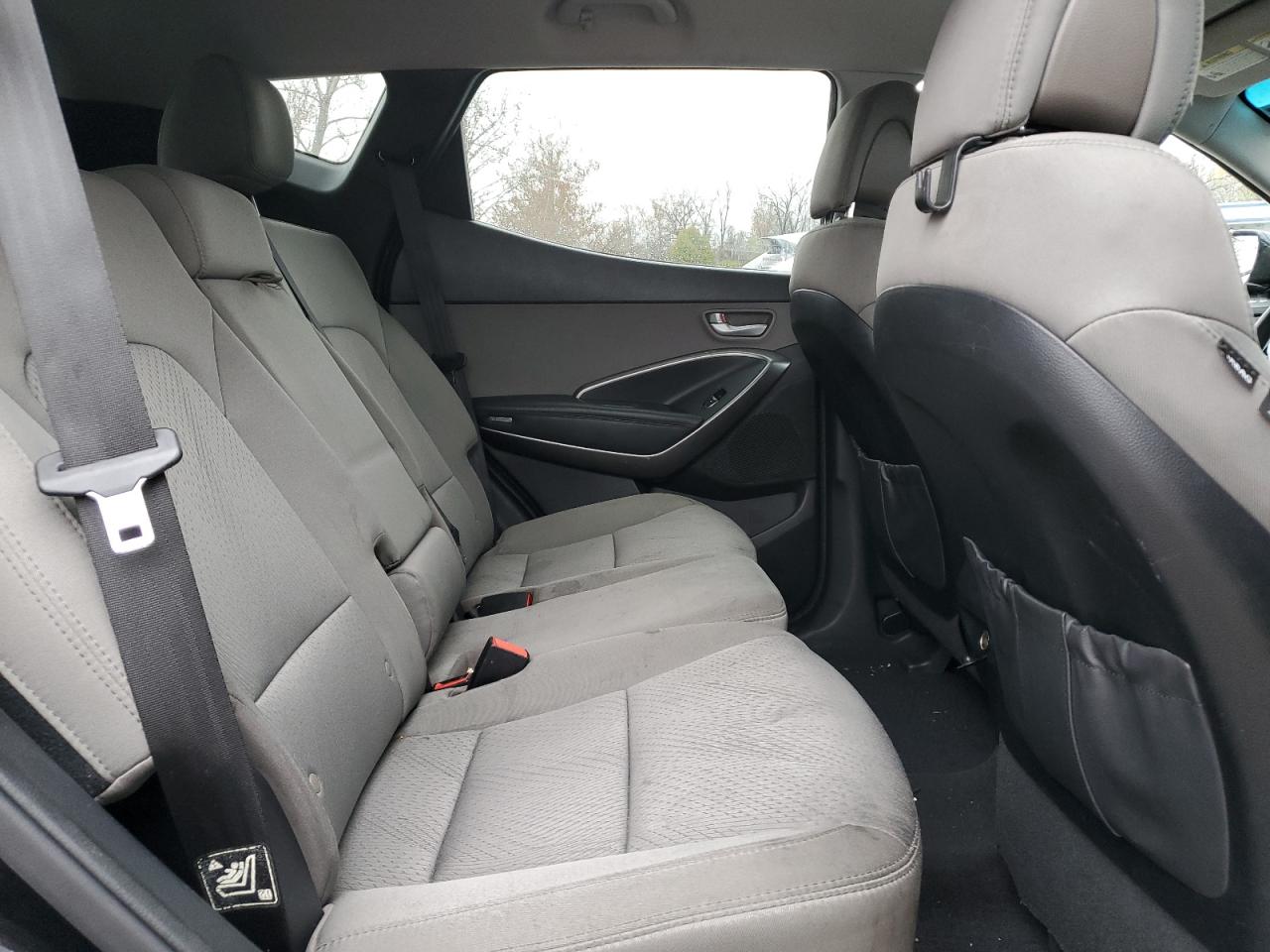2017 Hyundai Santa Fe - Image 11