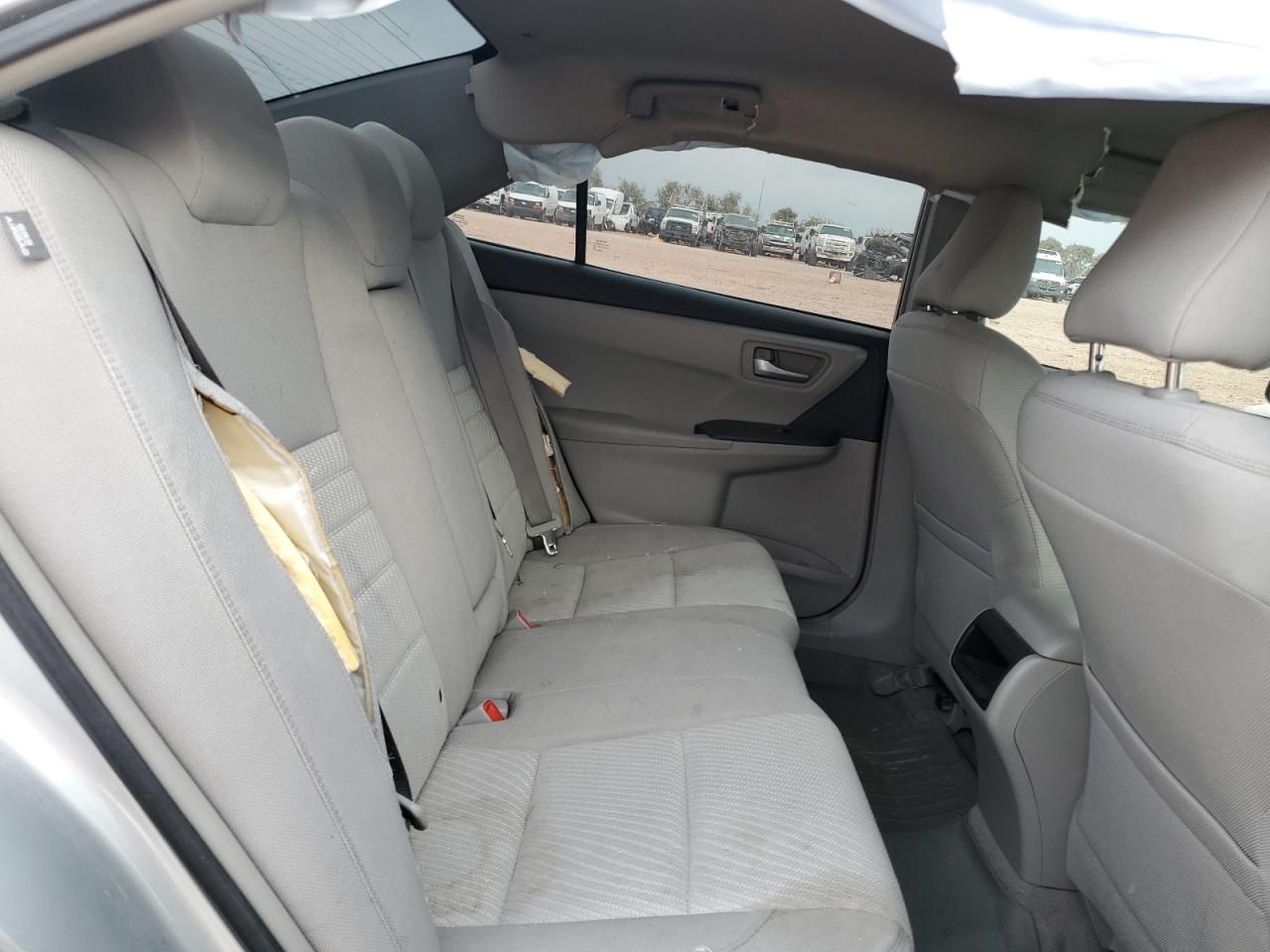 2016 Toyota Camry - Image 10