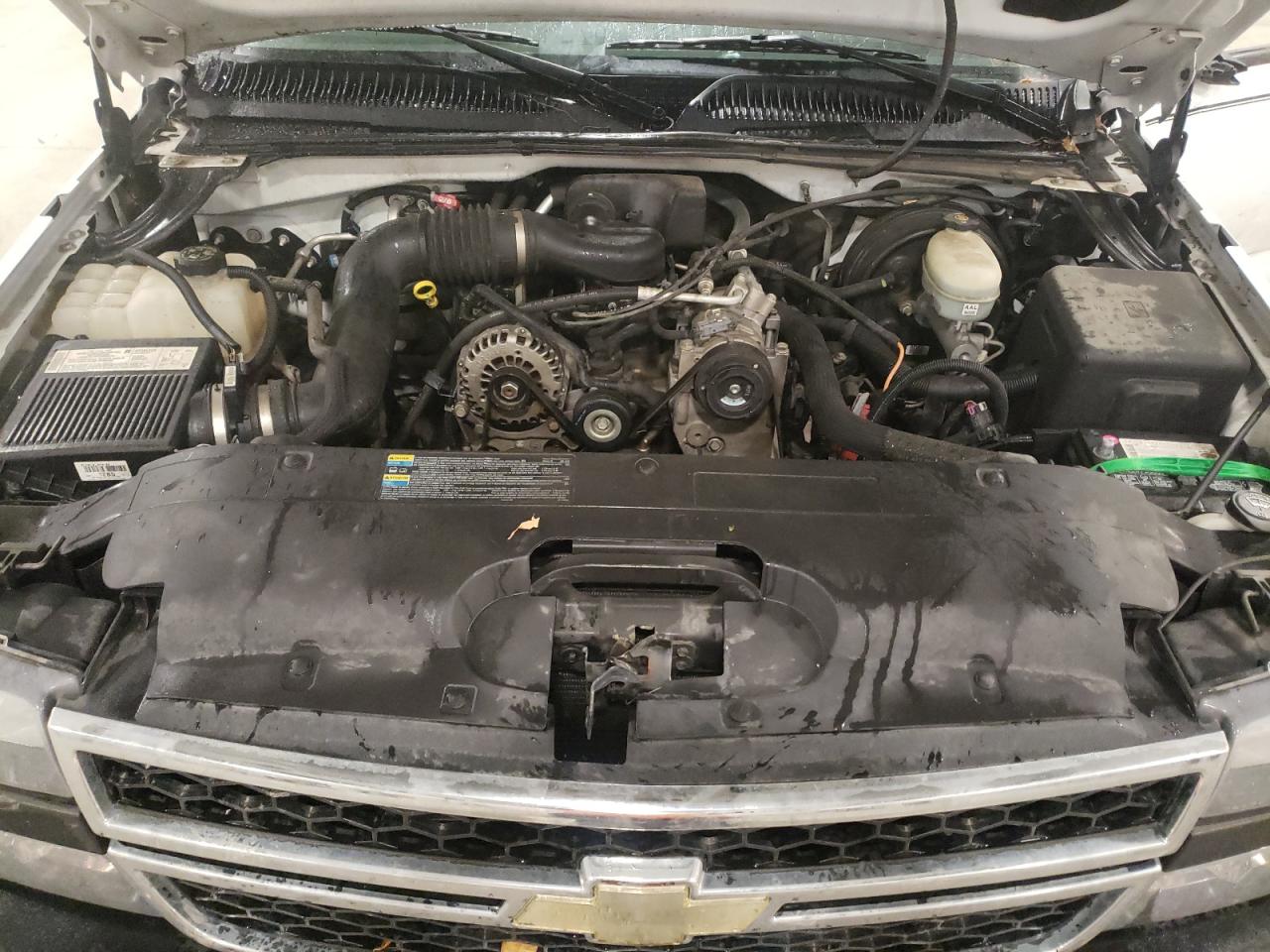 2006 Chevrolet Silverado - Image 13