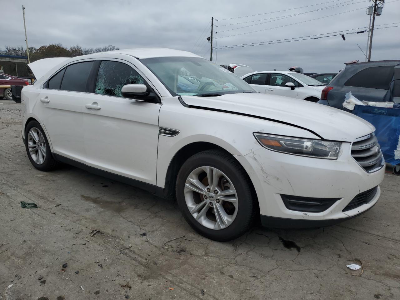 2016 Ford Taurus - Image 4