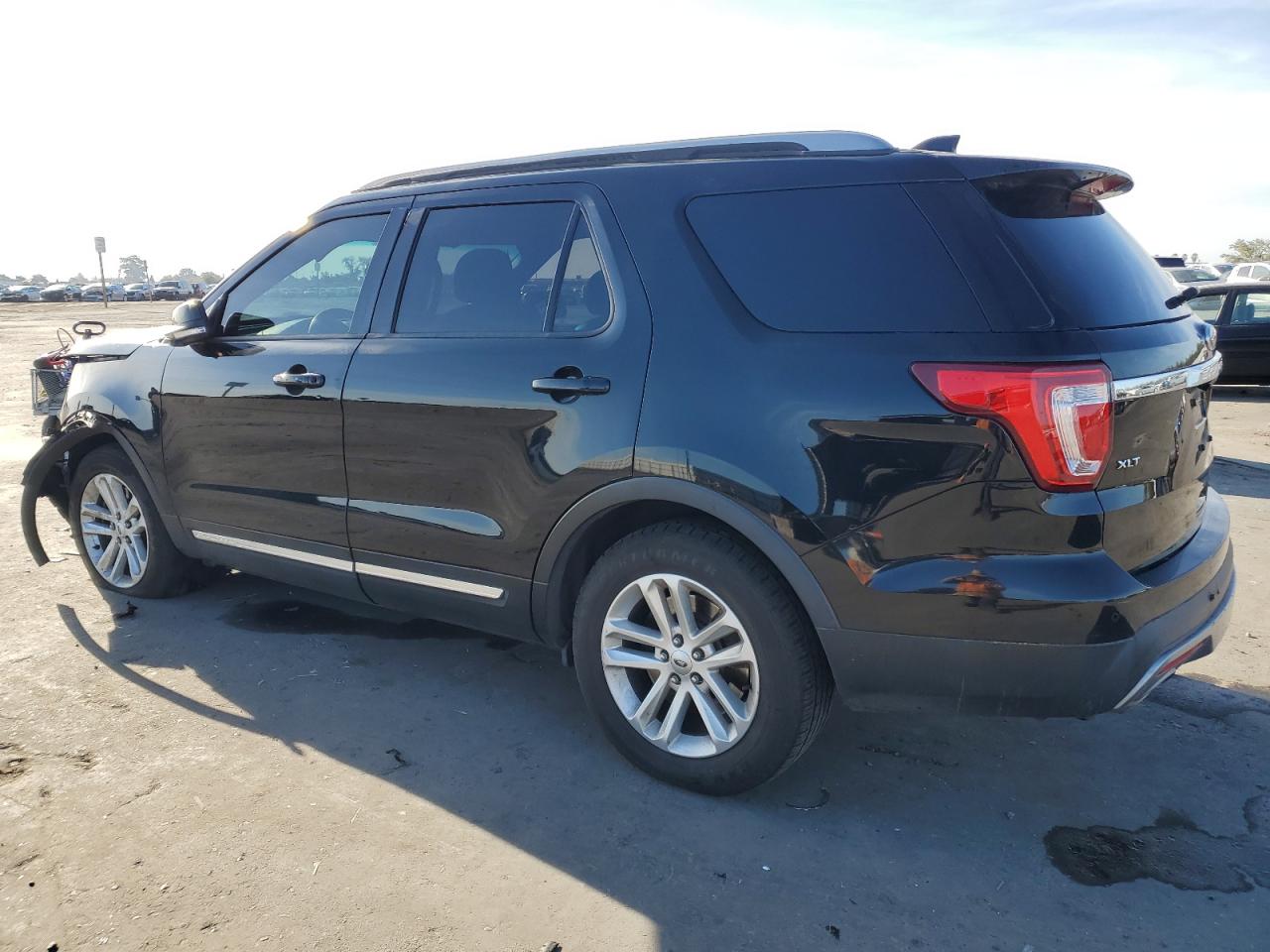 2016 Ford Explorer - Image 2