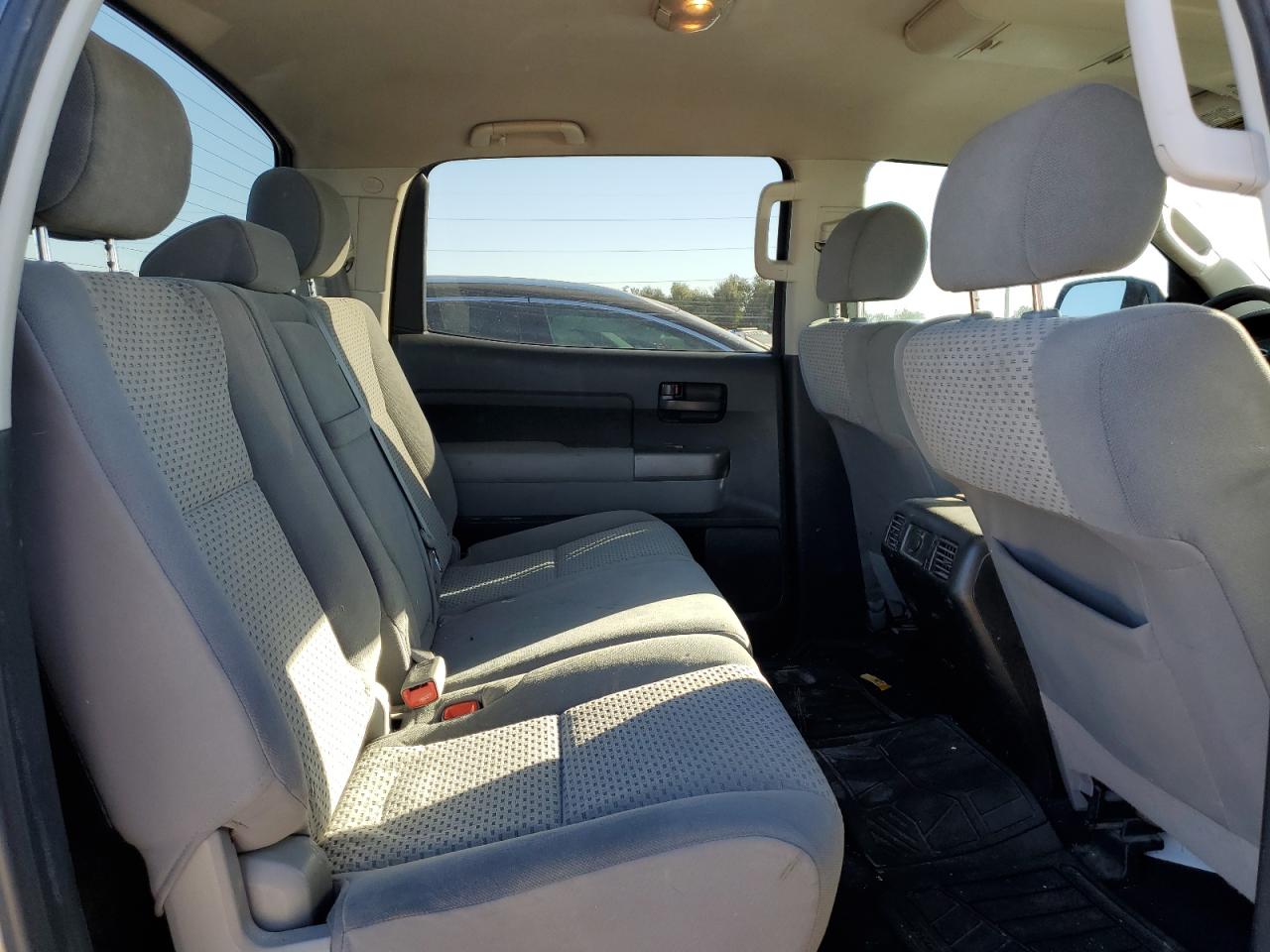 2012 Toyota Tundra - Image 10