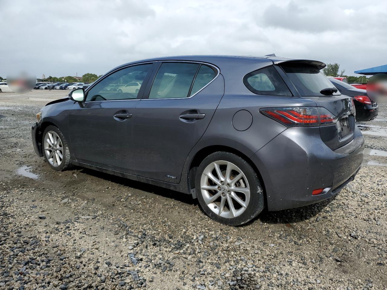 2012 Lexus CT - Image 2