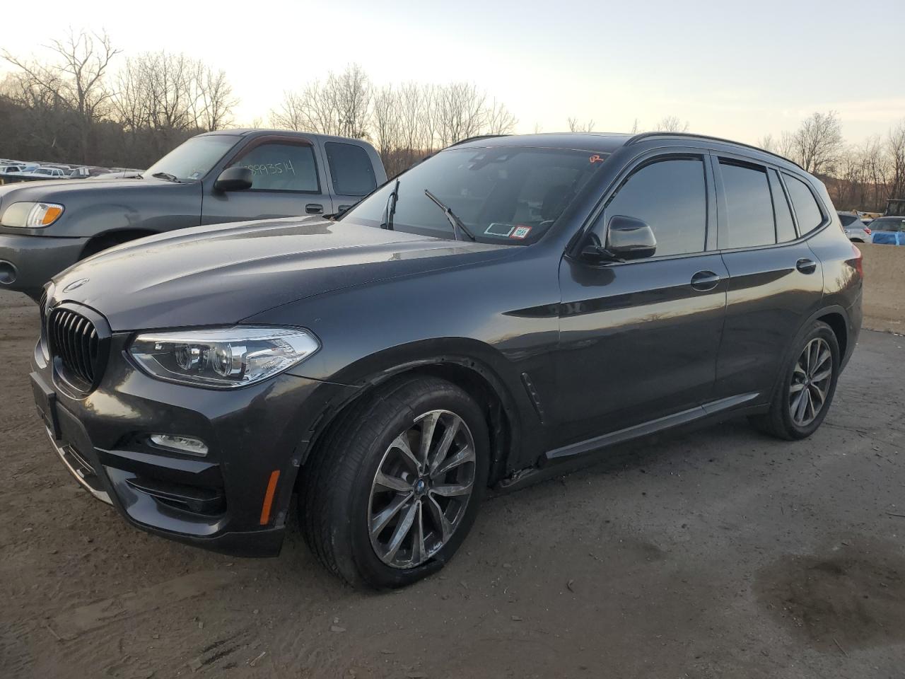 VIN 5UXTR9C5XKLR10477 2019 BMW X3 no.1