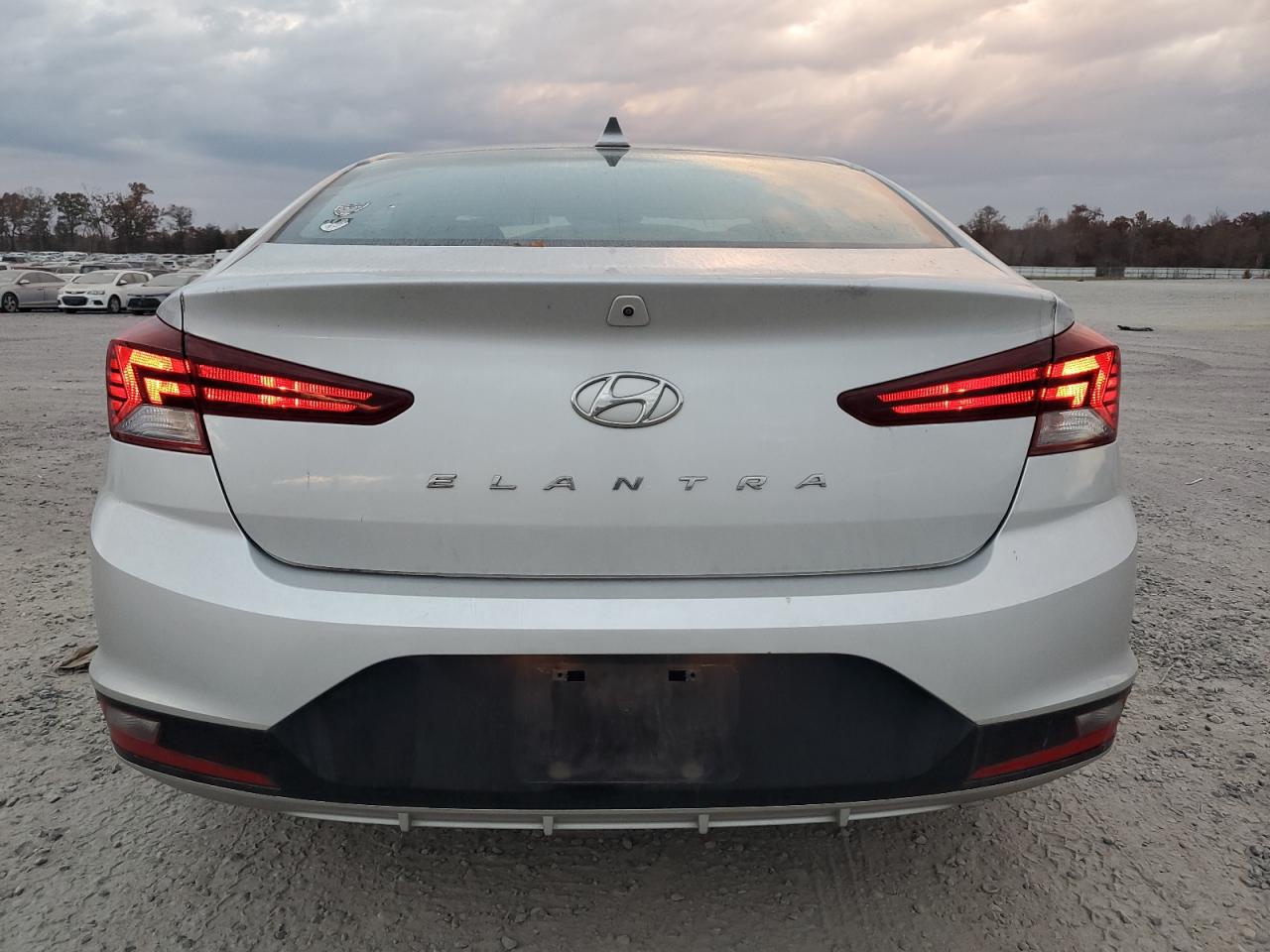2019 Hyundai Elantra - Image 6
