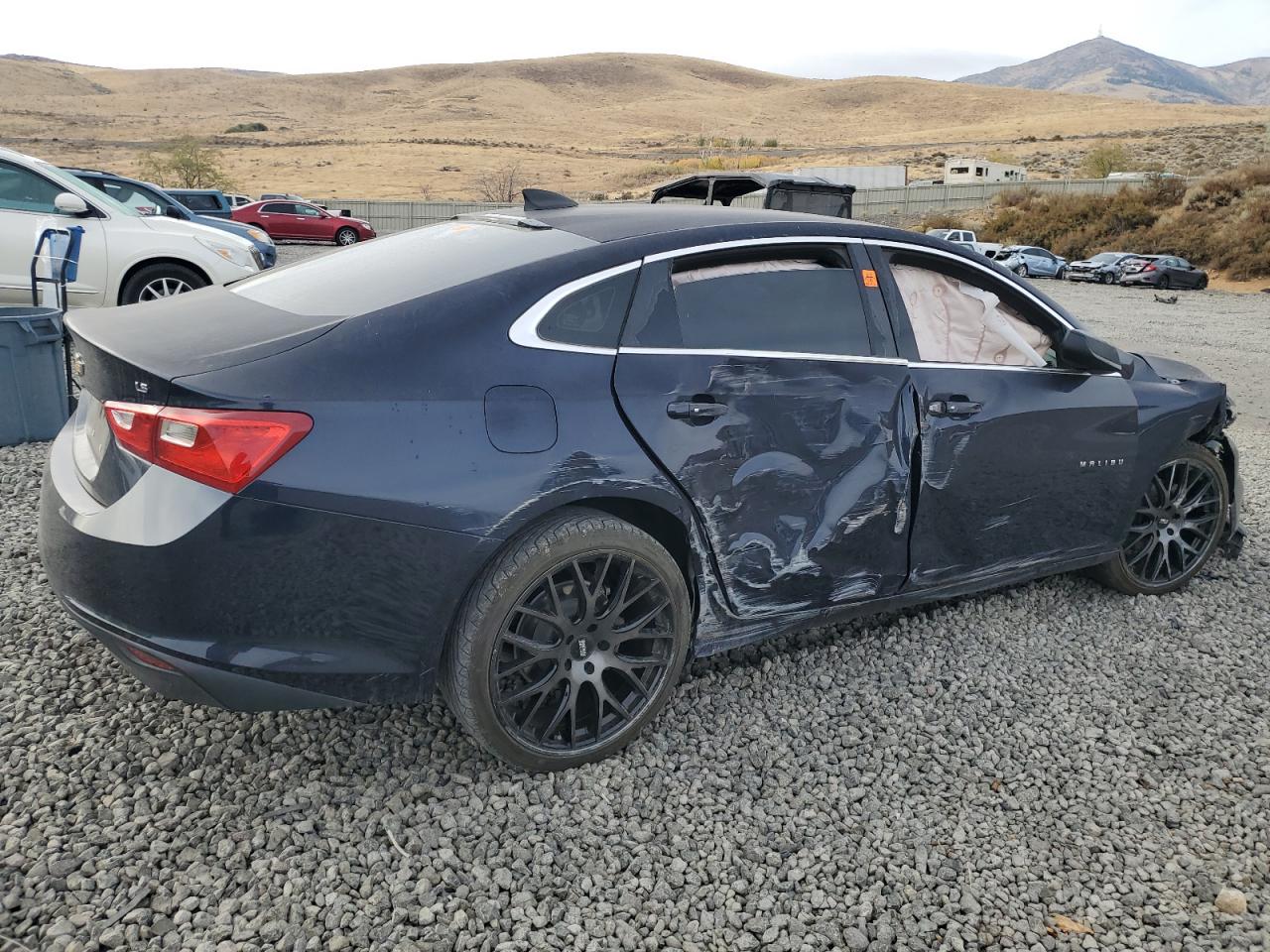 2016 Chevrolet Malibu - Image 3