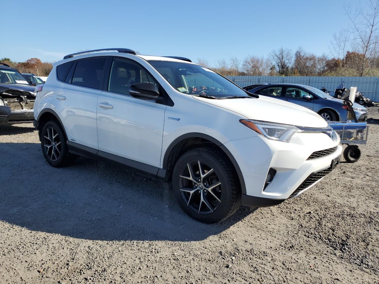 2017 Toyota RAV 4 - Image 4