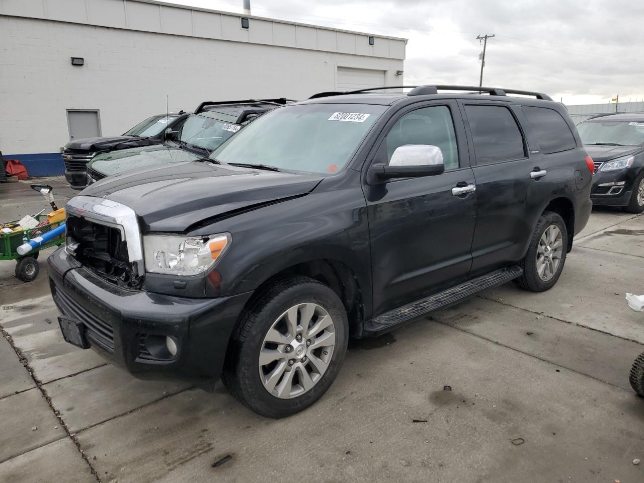 2011 Toyota Sequoia Limited VIN: 5TDJY5G18BS052713 Lot: 82001234