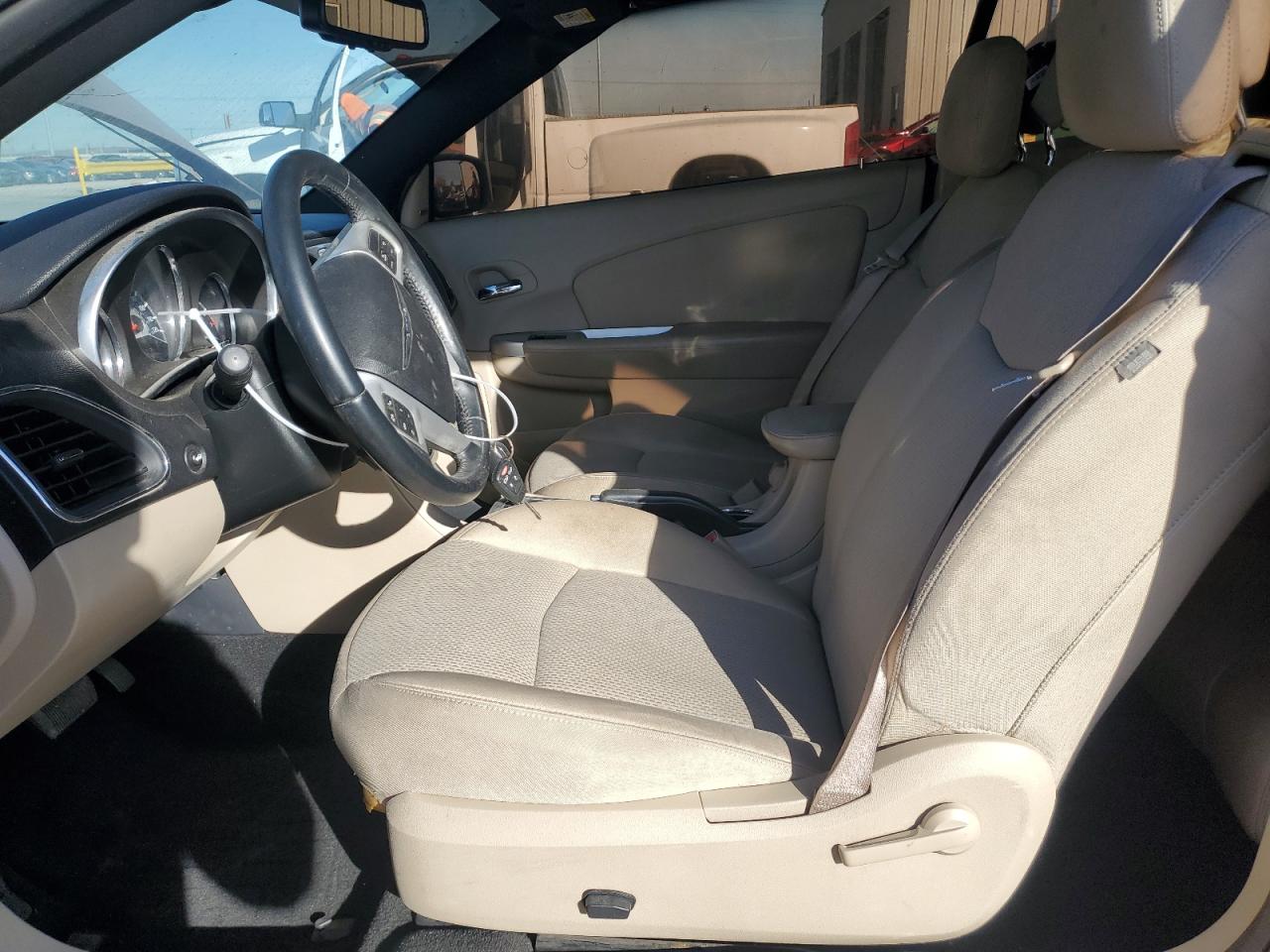 2012 Chrysler 200 - Image 7