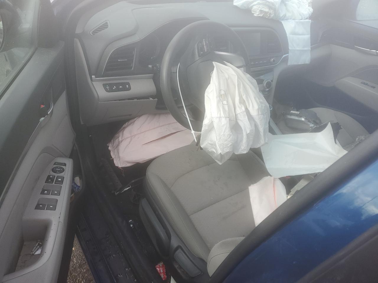 2019 Hyundai Elantra - Image 8