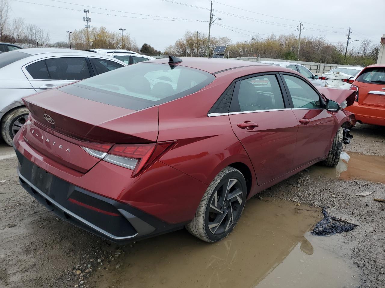 2024 Hyundai Elantra - Image 3