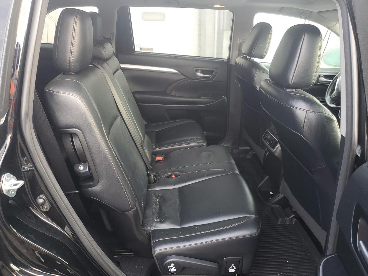 2018 Toyota Highlander - Image 11
