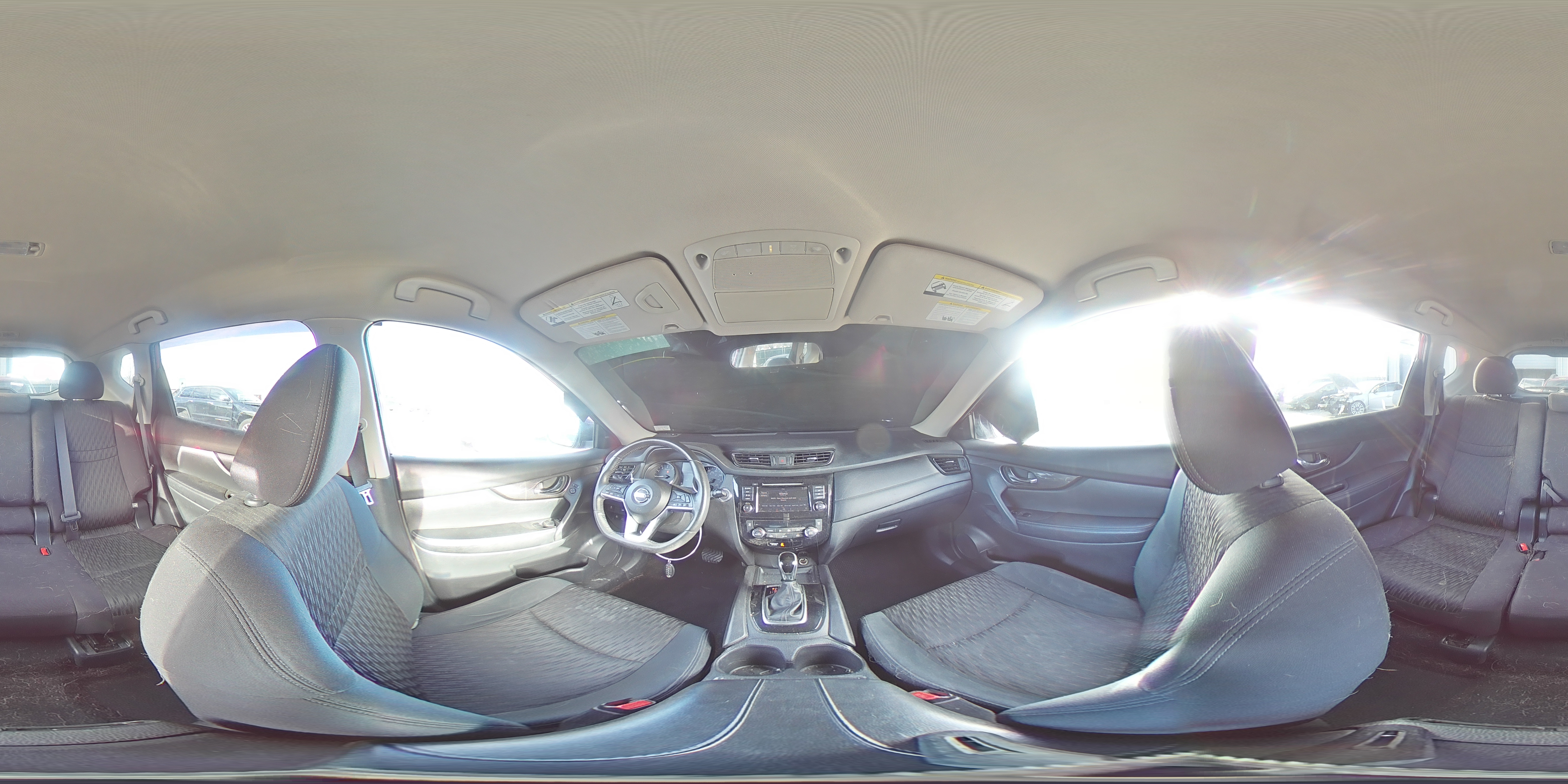 2018 Nissan Rogue - Image 15