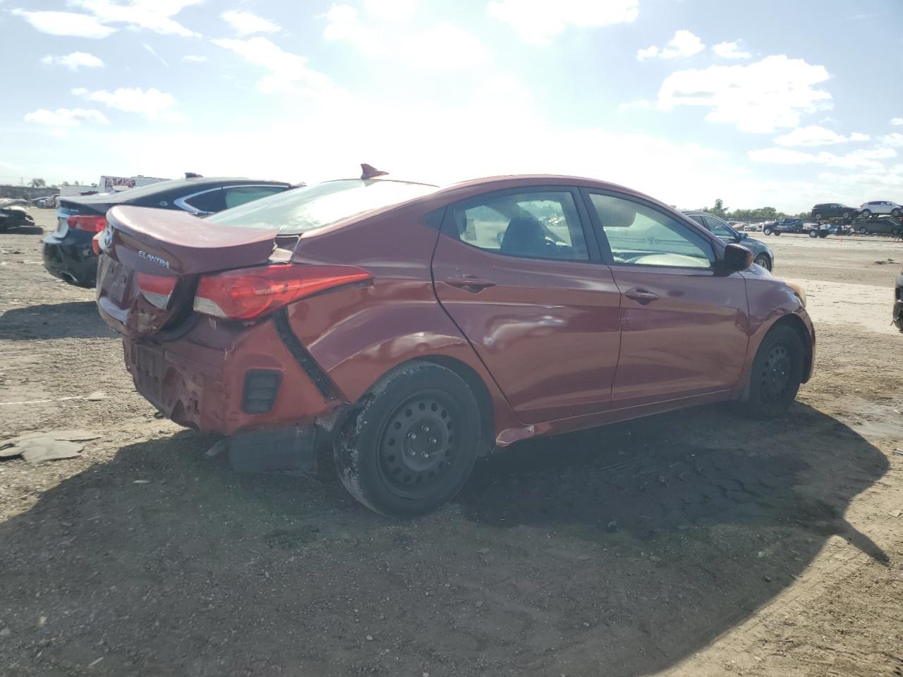 2013 Hyundai Elantra - Image 3