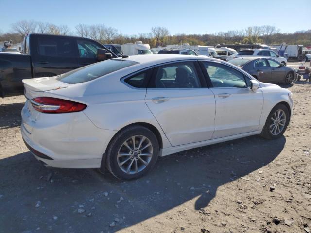  FORD FUSION 2017 Biały