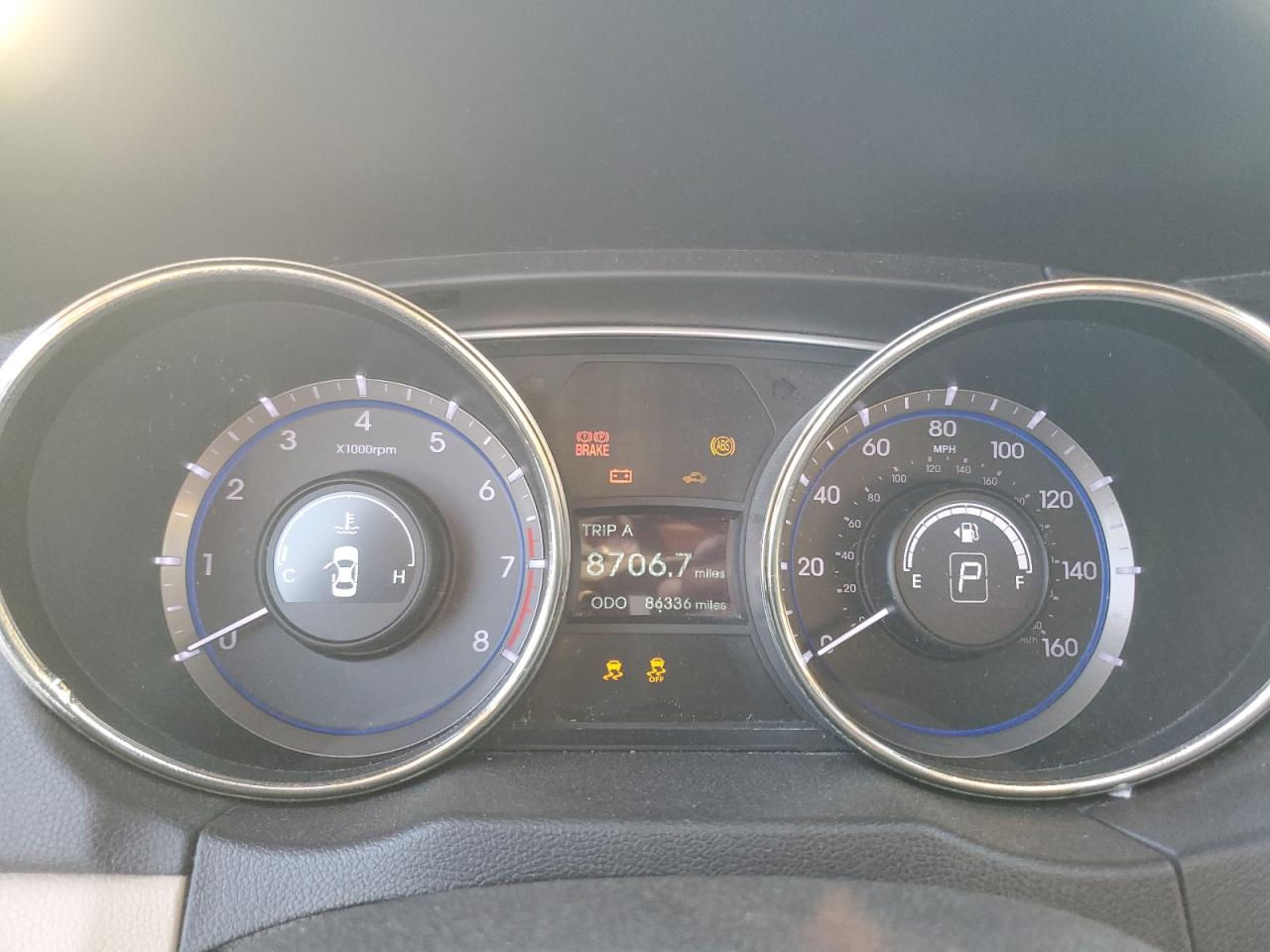 2011 Hyundai Sonata - Image 9