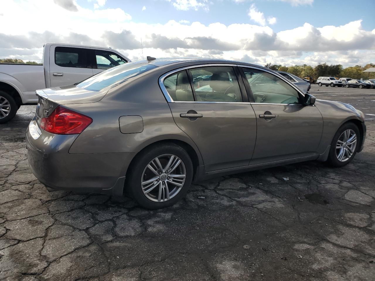 2012 Infiniti G - Image 3