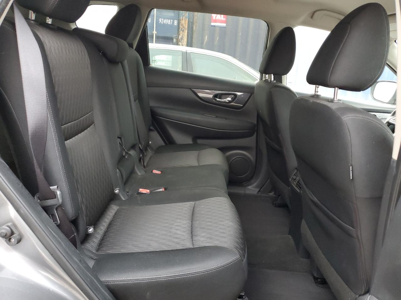 2018 Nissan Rogue - Image 11