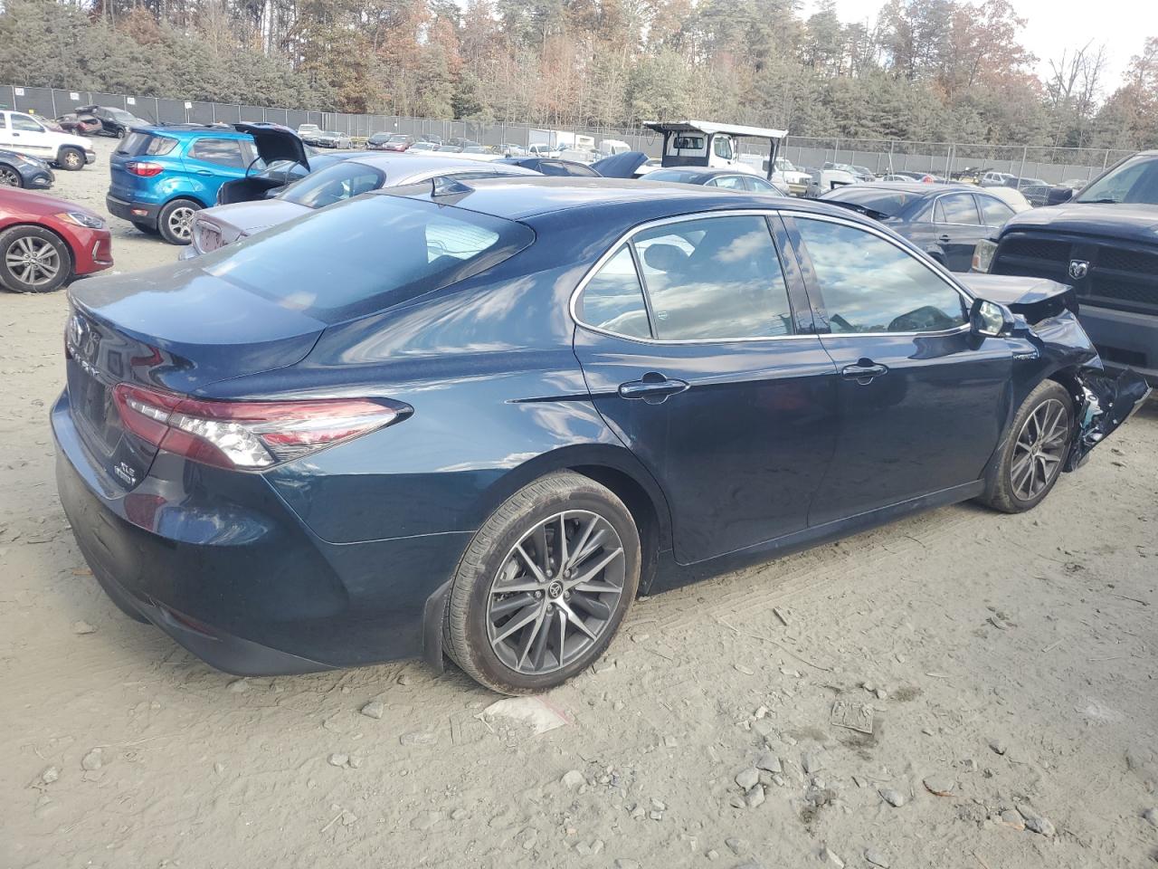 2021 Toyota Camry - Image 3