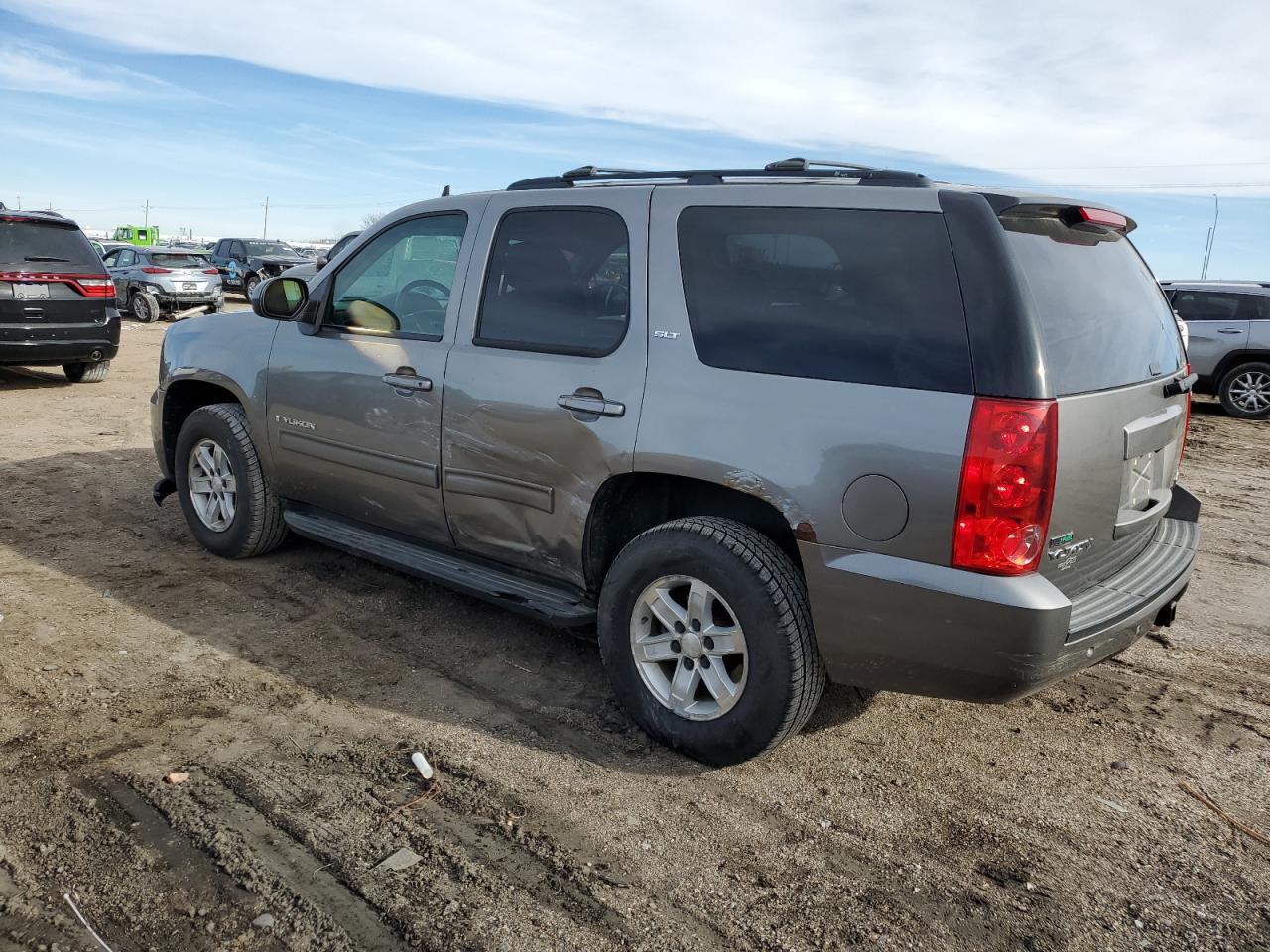 2009 GMC Yukon - Image 2