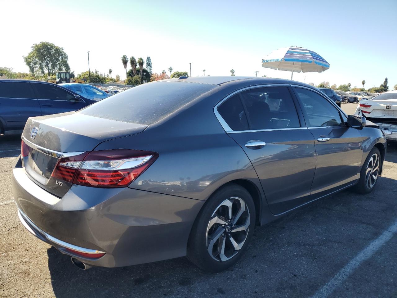 2017 Honda Accord Exl VIN: 1HGCR3F86HA033934 Lot: 81841904