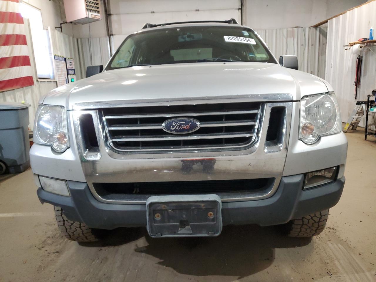 2010 Ford Explorer - Image 5