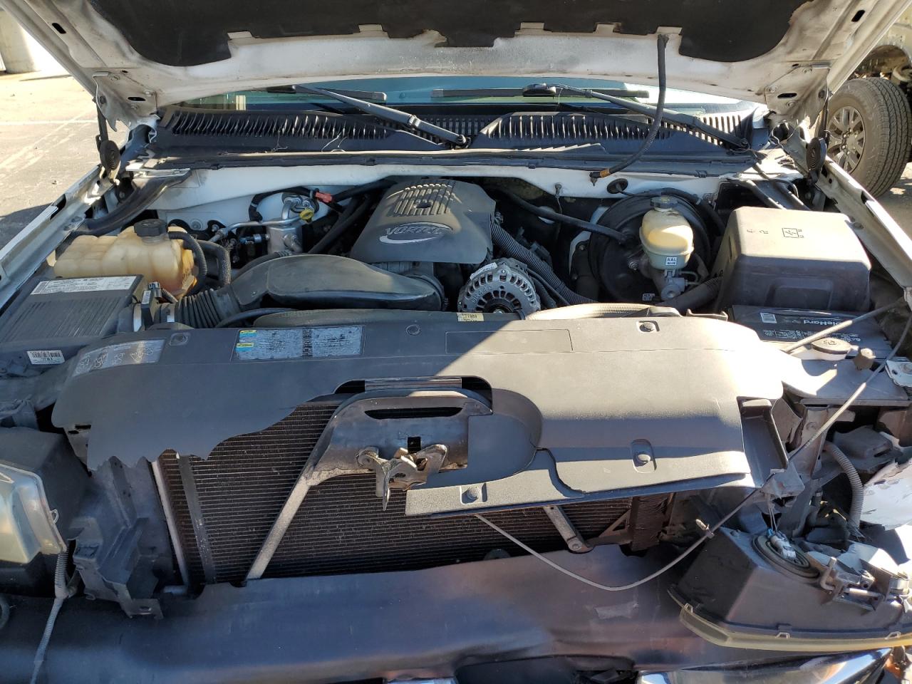 2005 Chevrolet Silverado - Image 11