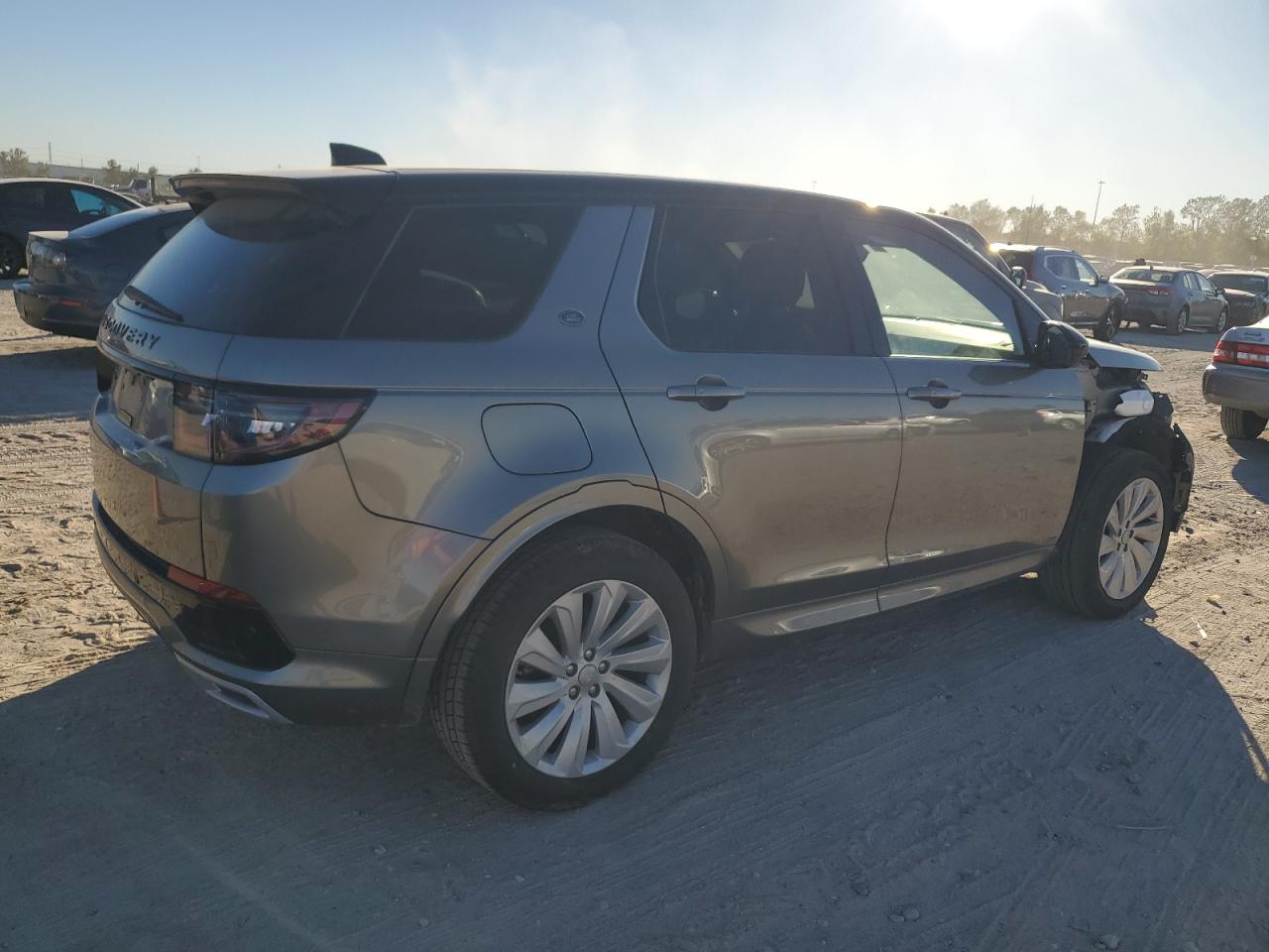 2020 Land Rover Discovery - Image 3