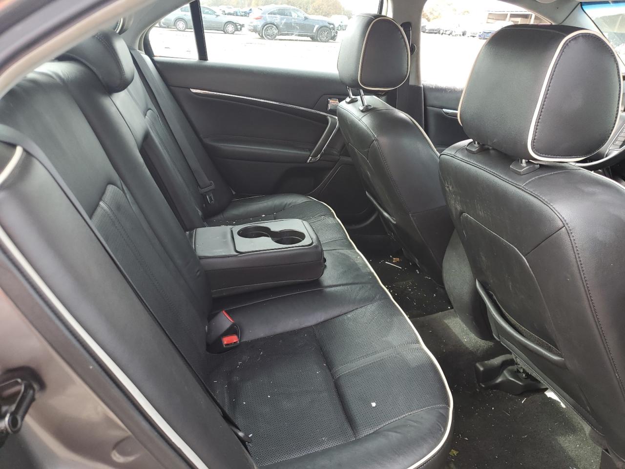 2011 Lincoln MKZ - Image 10