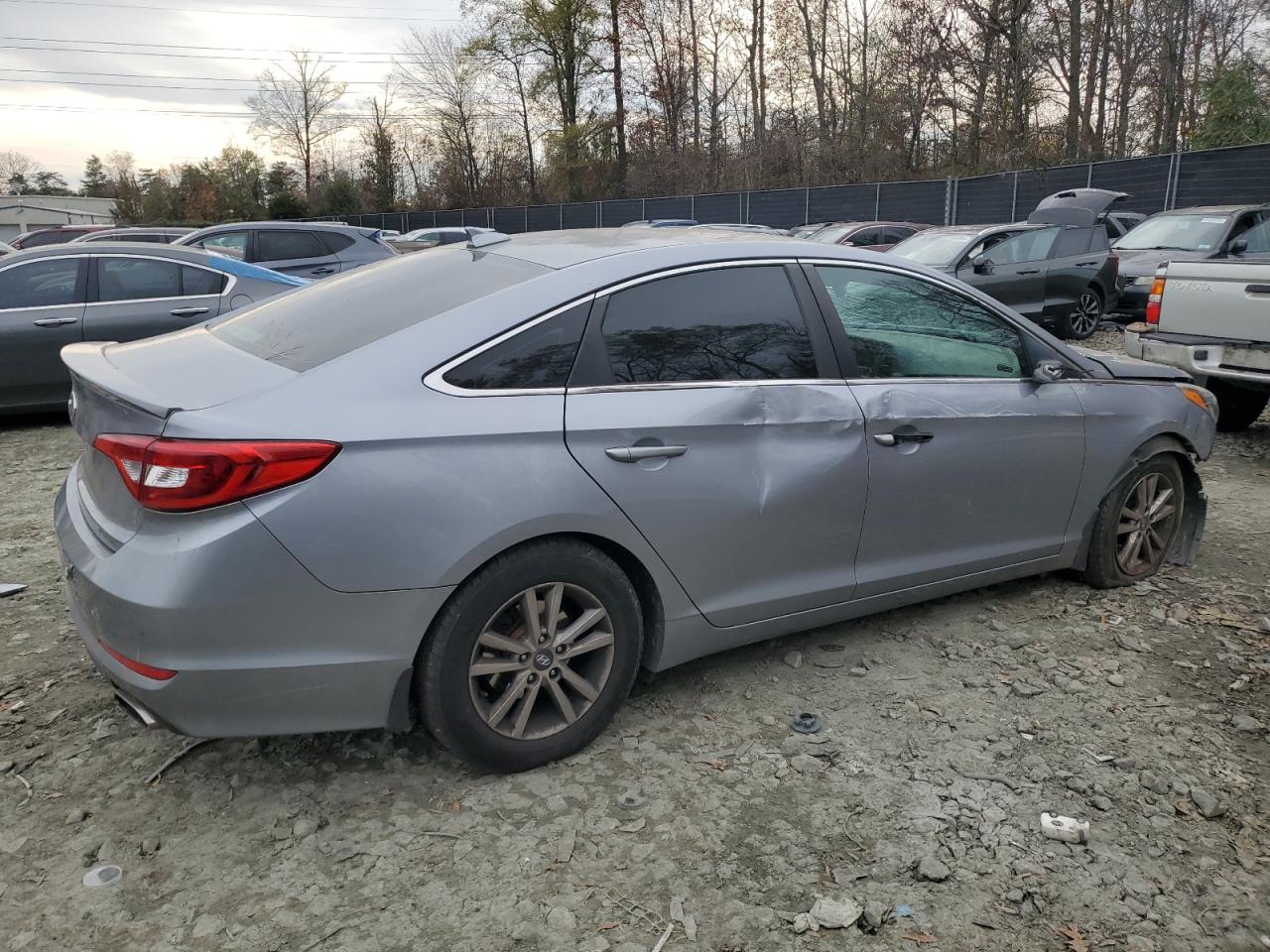 2015 Hyundai Sonata - Image 3