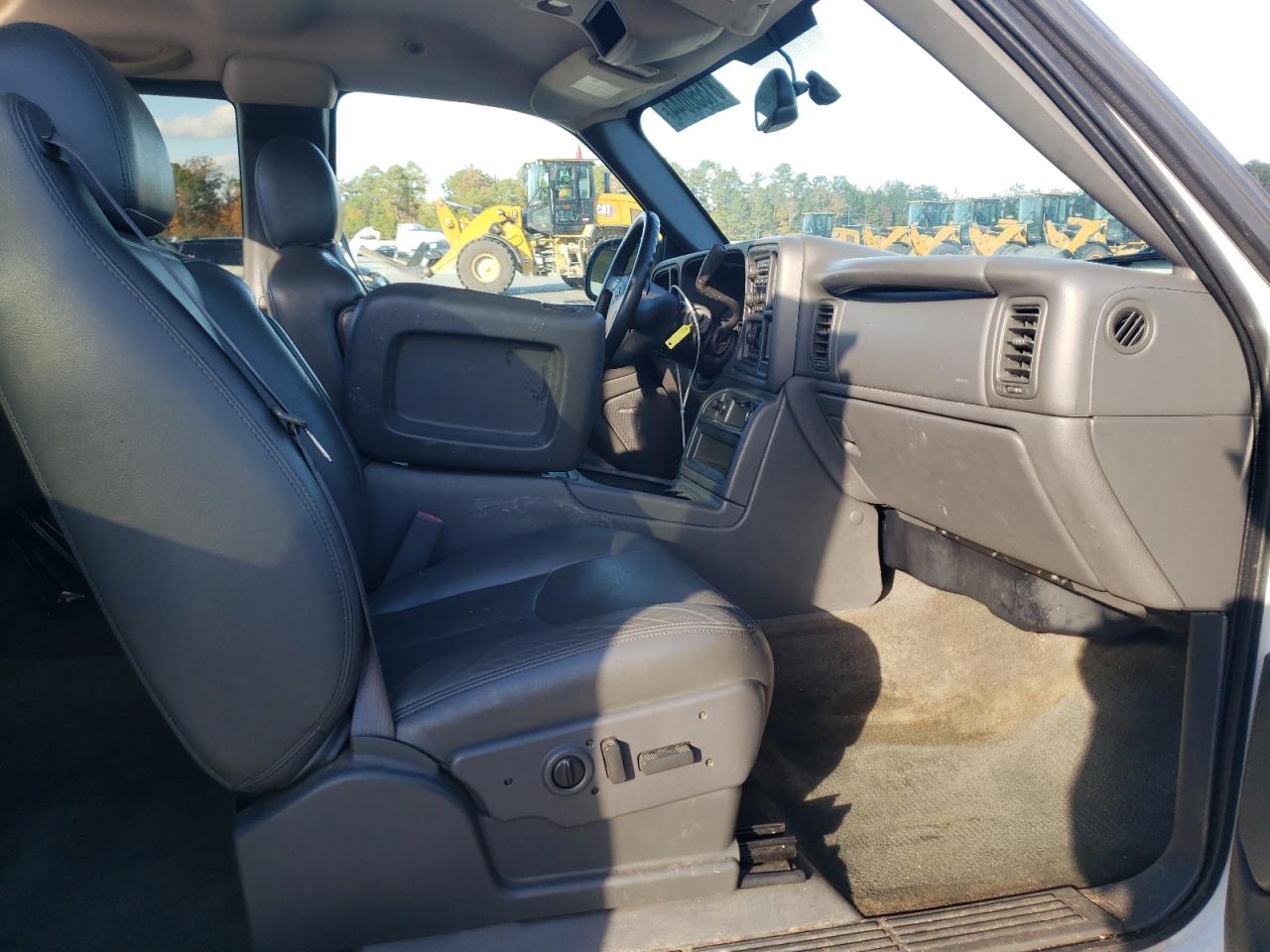 2006 Chevrolet Silverado - Image 8